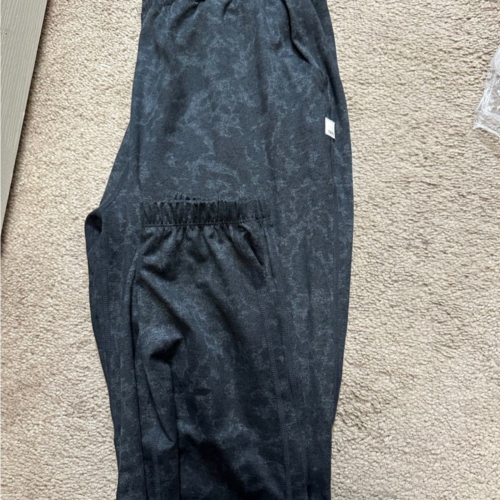 Vuori Camo Boyfriend joggers